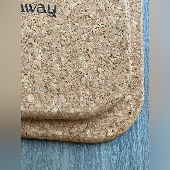 Caraway Cookware Trivet (set of 2) - made with cork insulating material - Picture 2 of 7